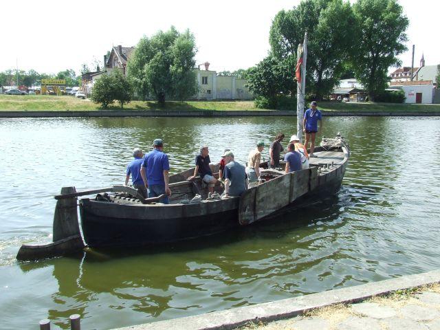 Przypłynęła łódź kurońska zdjęcie nr 13819