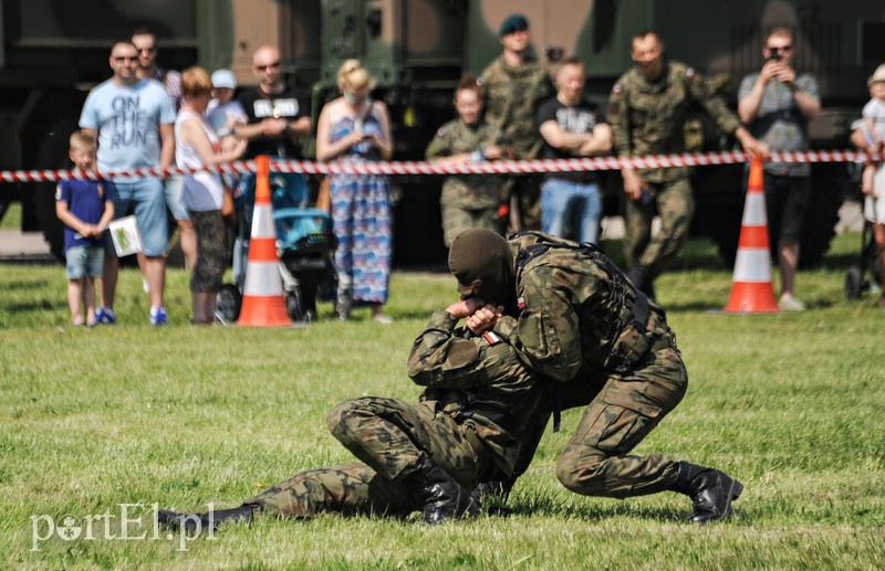 Pokazy, atrakcje i mundury zdjęcie nr 174991