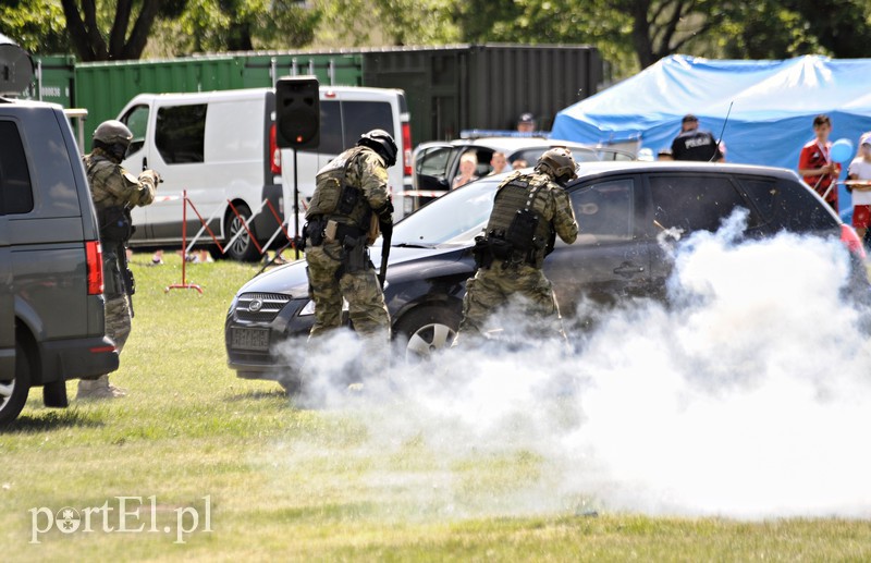 Pokazy, atrakcje i mundury zdjęcie nr 174995