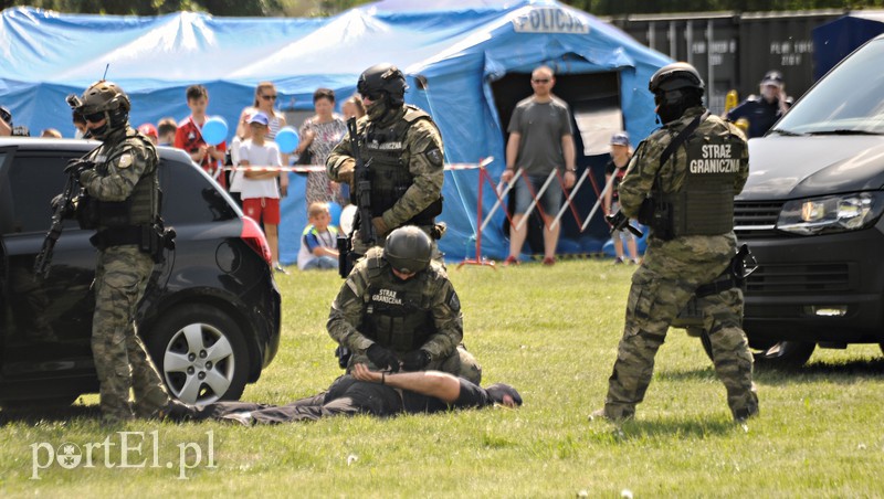 Pokazy, atrakcje i mundury zdjęcie nr 174996