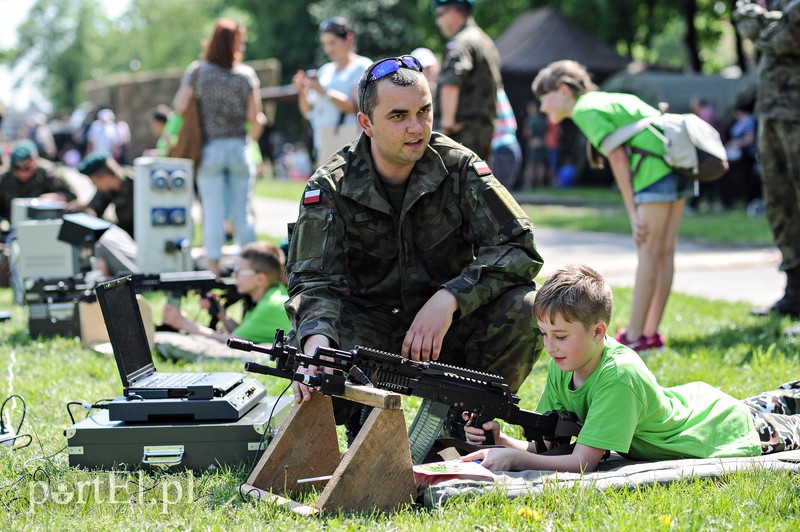 Pokazy, atrakcje i mundury zdjęcie nr 174975