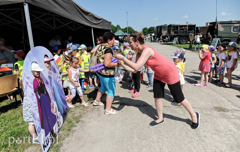 Pokazy, atrakcje i mundury zdjęcie nr 174978