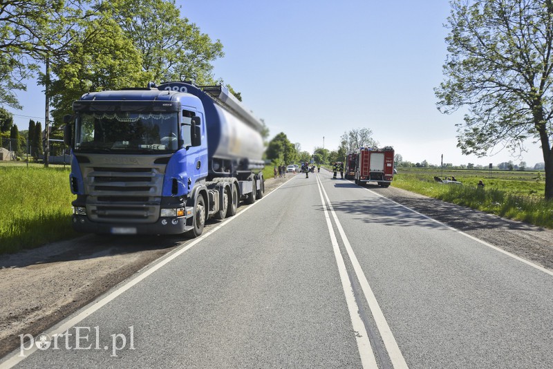 Elbląg Tragiczny wypadek w Komorowie Żuławskim, nie żyje kierowca skody