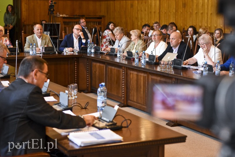 Sesja Rady Miejskiej na żywo. O Starcie i cieple zdjęcie nr 180122
