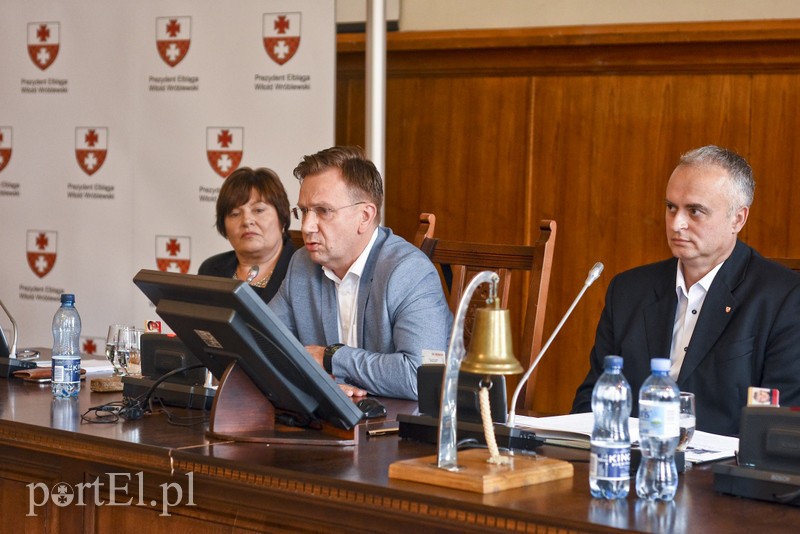 Sesja Rady Miejskiej na żywo. O Starcie i cieple zdjęcie nr 180126