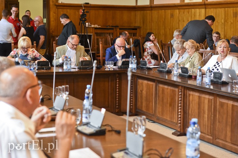 Sesja Rady Miejskiej na żywo. O Starcie i cieple zdjęcie nr 180105