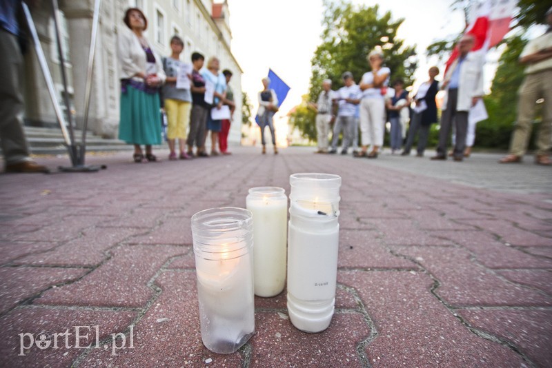 Władza, w sposób cyniczny, robi z nas poddanych zdjęcie nr 180972