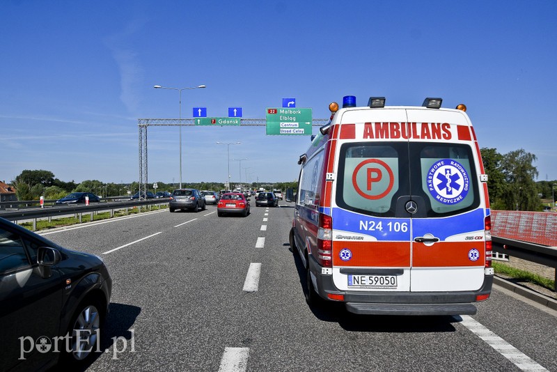 Kolizja na obwodnicy, tworzą się ogromne korki zdjęcie nr 181002