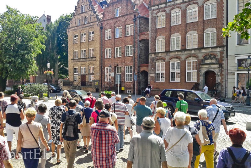 Historia z przewodnikami w tle zdjęcie nr 181032