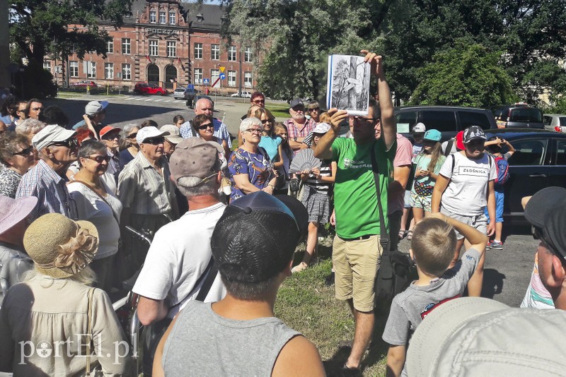 Elbląg Historia z przewodnikami w tle