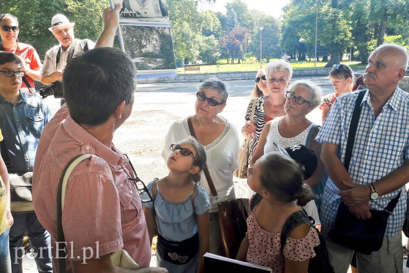 Historia z przewodnikami w tle zdjęcie nr 181020