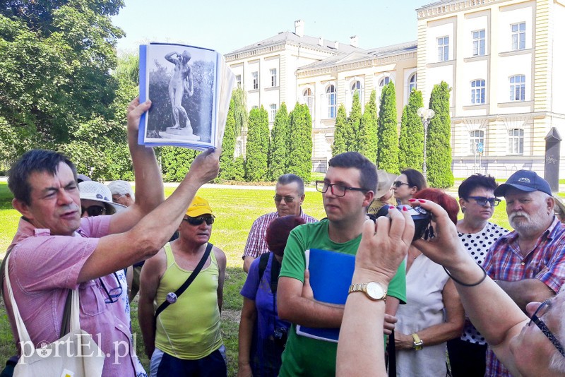 Historia z przewodnikami w tle zdjęcie nr 181023