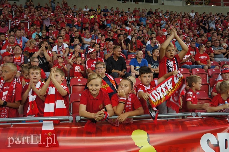 Olimpia przegrała z Widzewem 0:1 zdjęcie nr 181095