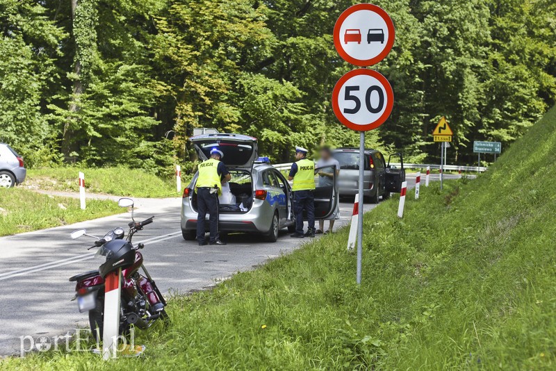 Elbląg Nietrzeźwy motorowerzysta spowodował kolizję