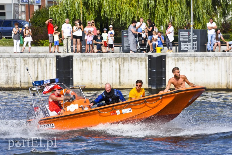 Mundurowi na luzie zdjęcie nr 181166