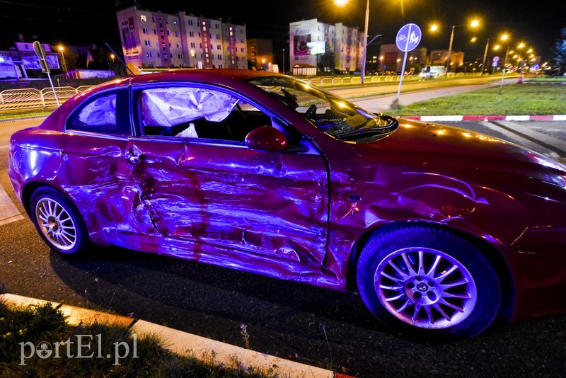 Zderzenie toyoty z alfą romeo na ul. płk. Dąbka zdjęcie nr 181213