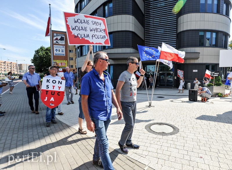 Nowy sąd, stary protest zdjęcie nr 181852