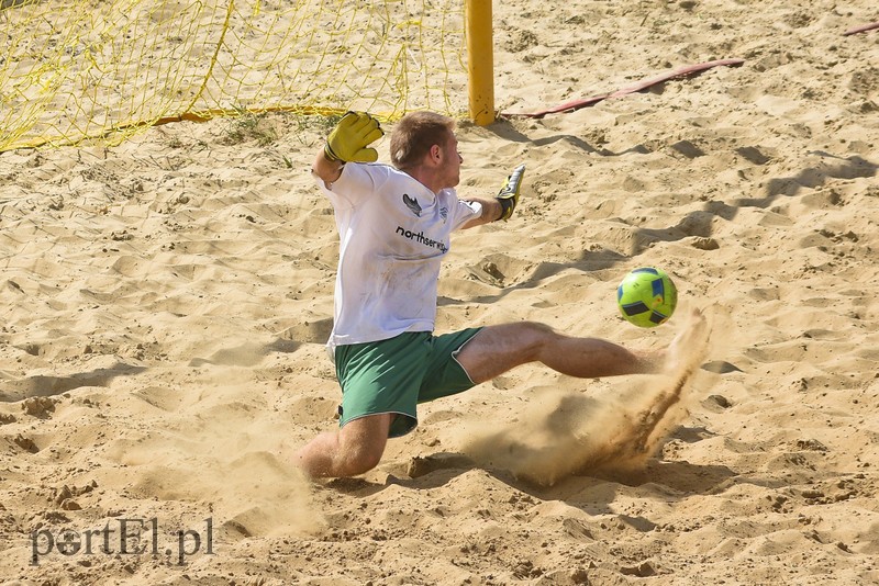 Piłkarskie emocje na plaży w Kadynach zdjęcie nr 181952