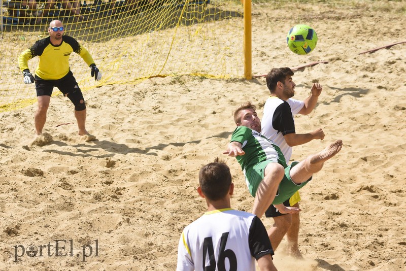 Piłkarskie emocje na plaży w Kadynach zdjęcie nr 181940
