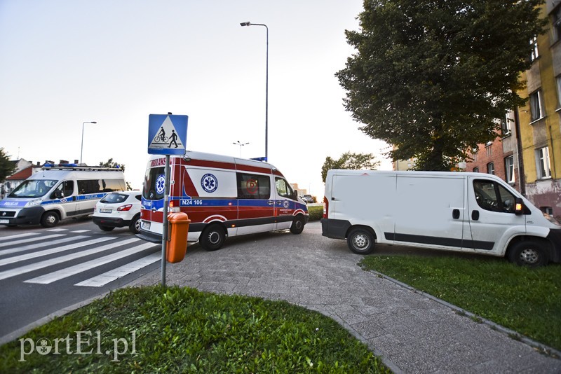 Potrącenie na ul. Górnośląskiej, matka z 2-letnim dzieckiem w szpitalu zdjęcie nr 183749