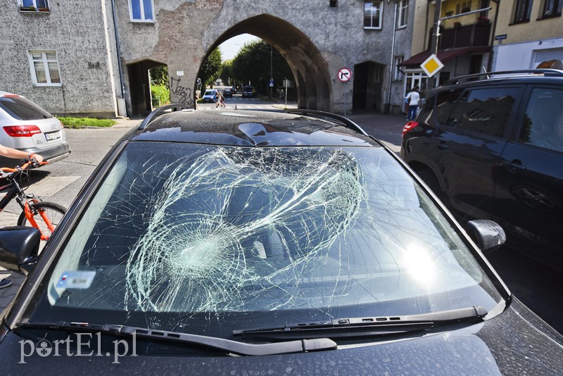 Rowerzysta wjechał wprost pod audi zdjęcie nr 183905