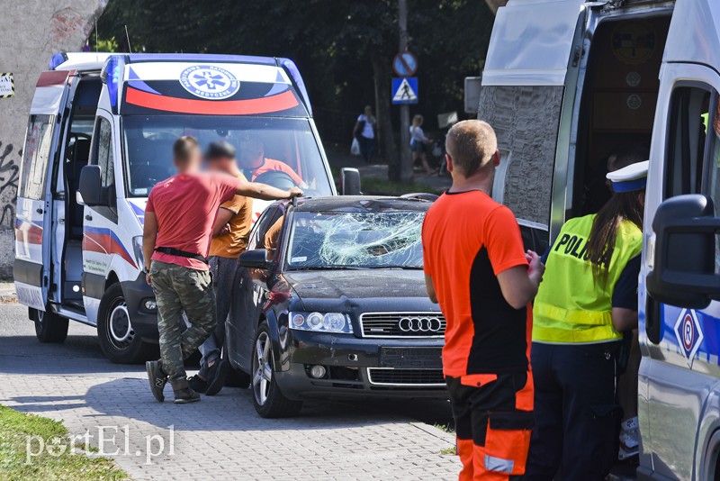 Rowerzysta wjechał wprost pod audi zdjęcie nr 183913