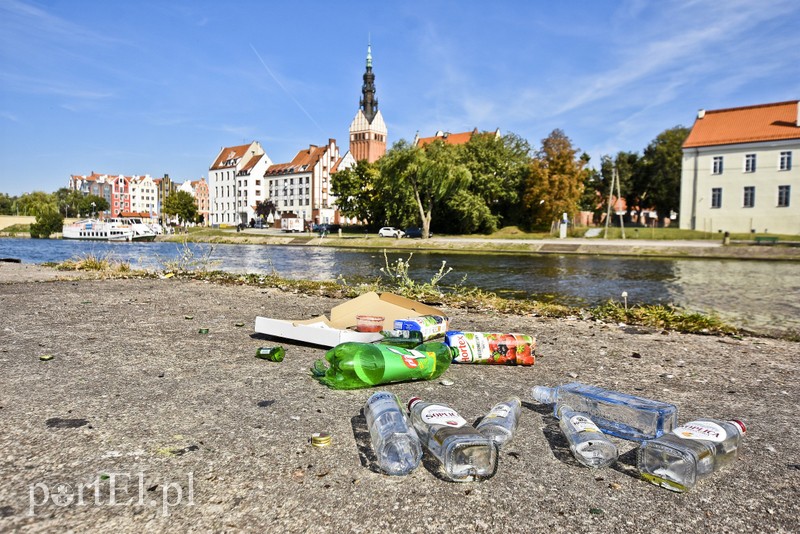 Wśród tych śmieci chodzą dzieci! zdjęcie nr 184595