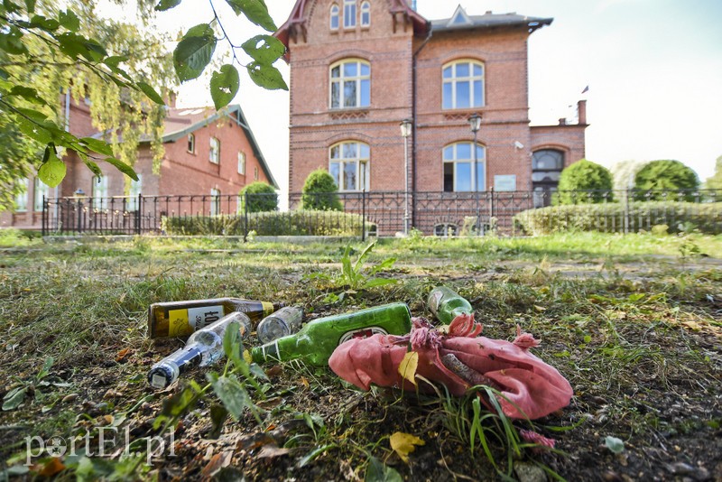 Elbląg Wśród tych śmieci chodzą dzieci!