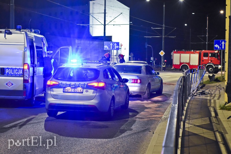 Elbląg Zmieniała pas i uderzyła w barierki