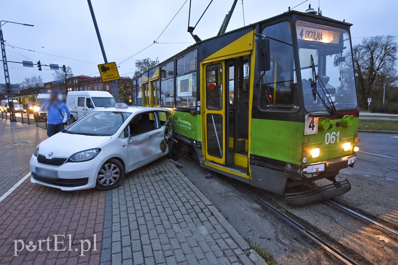 Elbląg Kolizja na Grunwaldzkiej, tramwaje nie jeżdżą