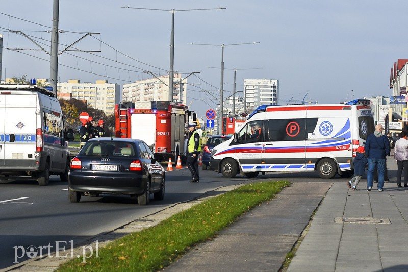 Potrącenie rowerzystki na ul. płk Dąbka zdjęcie nr 189246