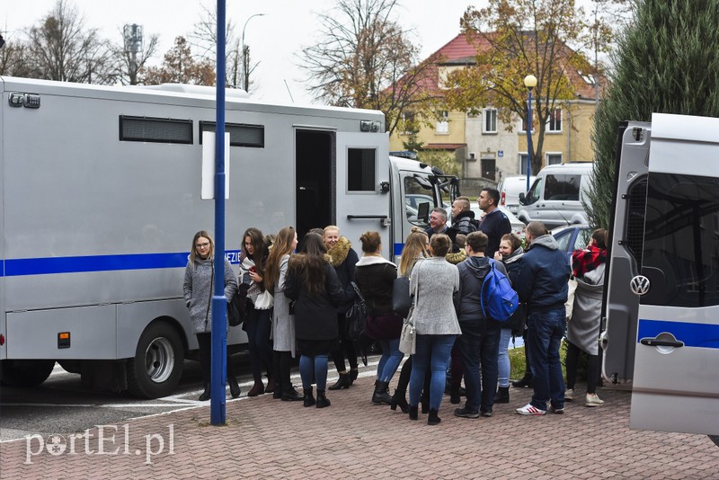 Bezpieczeństwo po obu stronach muru zdjęcie nr 189536