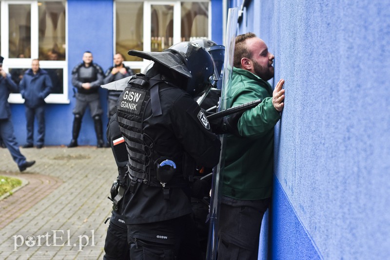 Bezpieczeństwo po obu stronach muru zdjęcie nr 189527