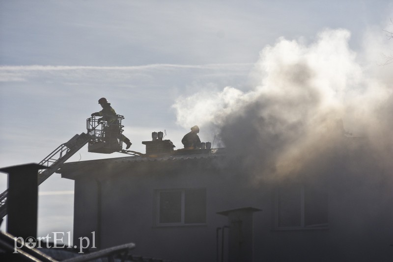 Pożar poddasza budynku przy ul. Dojazdowej zdjęcie nr 189938