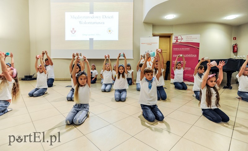 Oni chcą i lubią pomagać zdjęcie nr 190239