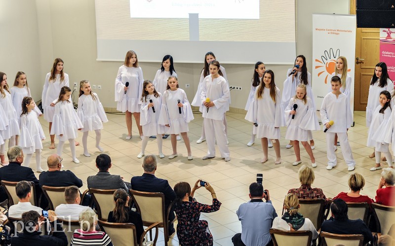 Oni chcą i lubią pomagać zdjęcie nr 190238