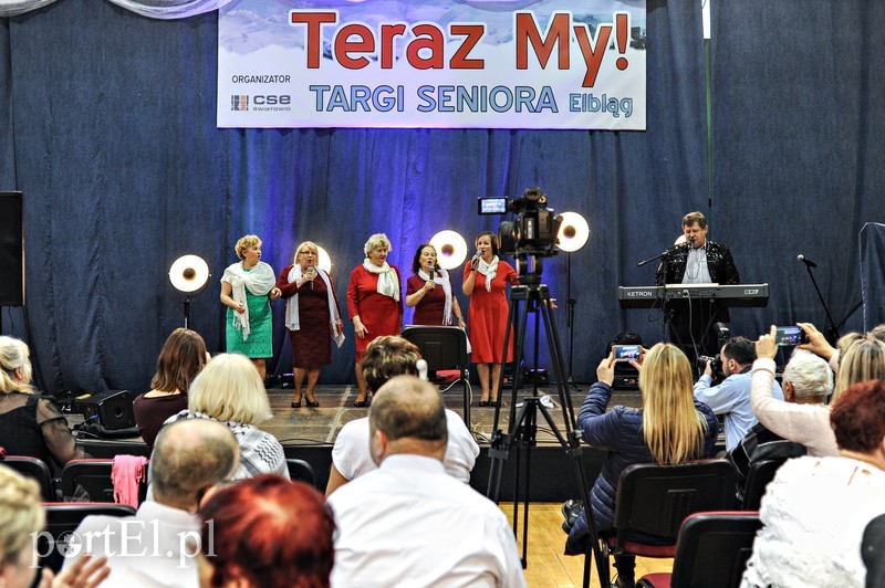 Seniorzy przygotowują się do świąt zdjęcie nr 190507