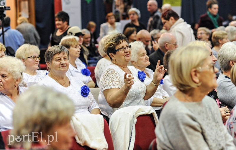 Seniorzy przygotowują się do świąt zdjęcie nr 190509