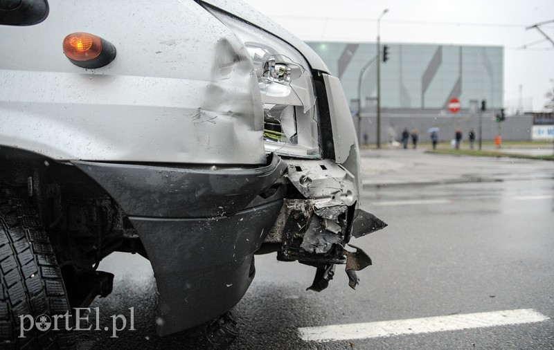  Kolizja na skrzyżowaniu Dąbka z Węgrowską zdjęcie nr 191802