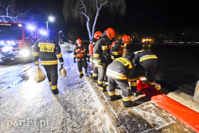 Wody przybywa, uwaga na wiatr zdjęcie nr 192090