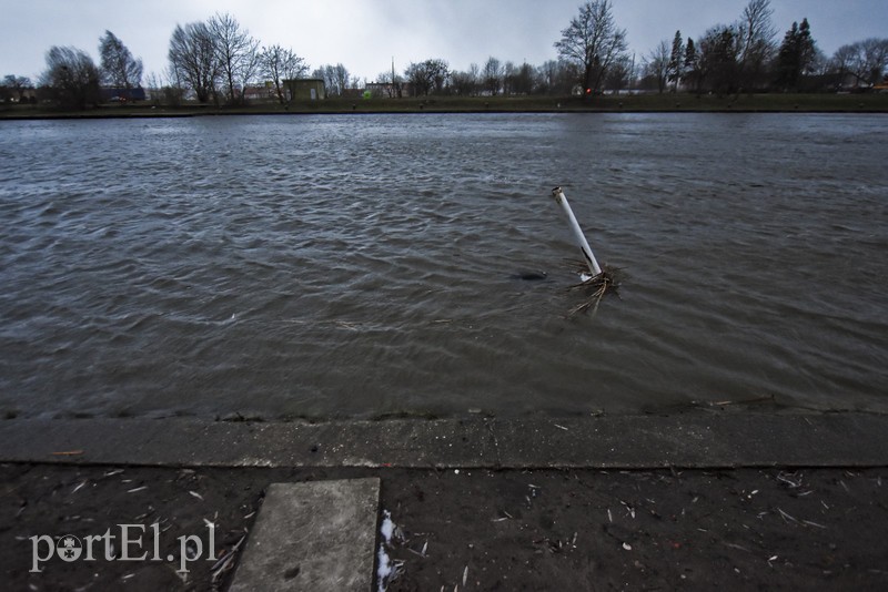 Wody przybywa, uwaga na wiatr zdjęcie nr 192084
