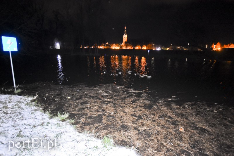 Wody przybywa, uwaga na wiatr zdjęcie nr 192102