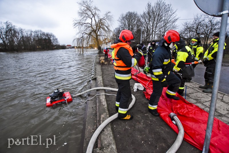 Wody przybywa, uwaga na wiatr zdjęcie nr 192080