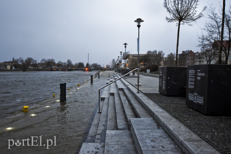 Wody przybywa, uwaga na wiatr zdjęcie nr 192087