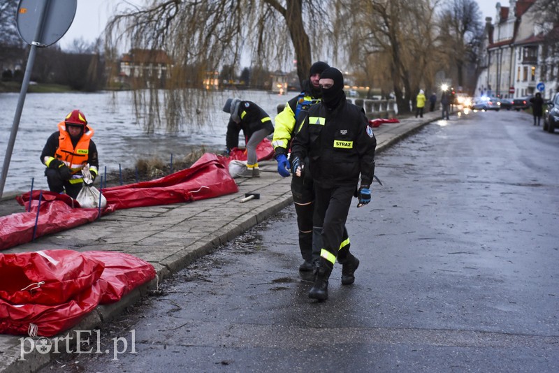 Wody przybywa, uwaga na wiatr zdjęcie nr 192071