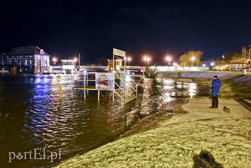 Wody przybywa, uwaga na wiatr zdjęcie nr 192088