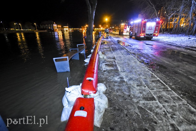 Wody przybywa, uwaga na wiatr zdjęcie nr 192093