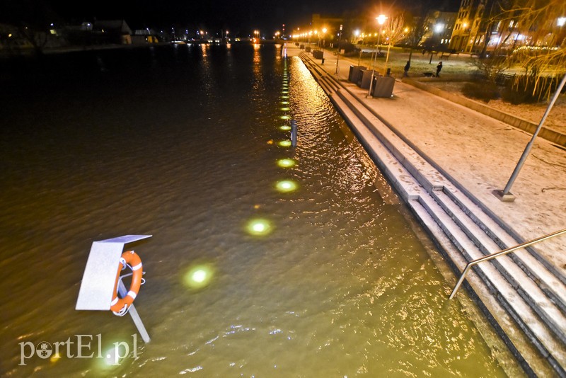 Wody przybywa, uwaga na wiatr zdjęcie nr 192099