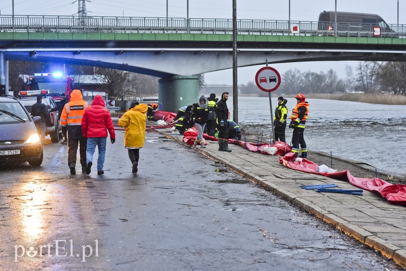 Wody przybywa, uwaga na wiatr zdjęcie nr 192065