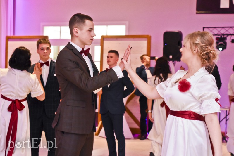 IV LO: Studniówka ze sportowym akcentem zdjęcie nr 192565